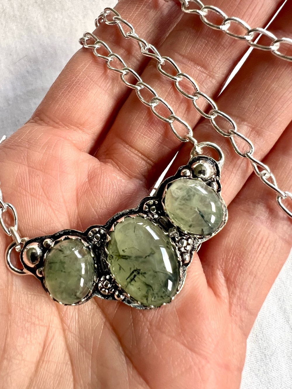 925 ELEGANT Triple Moss Prehnite Pendant Necklace